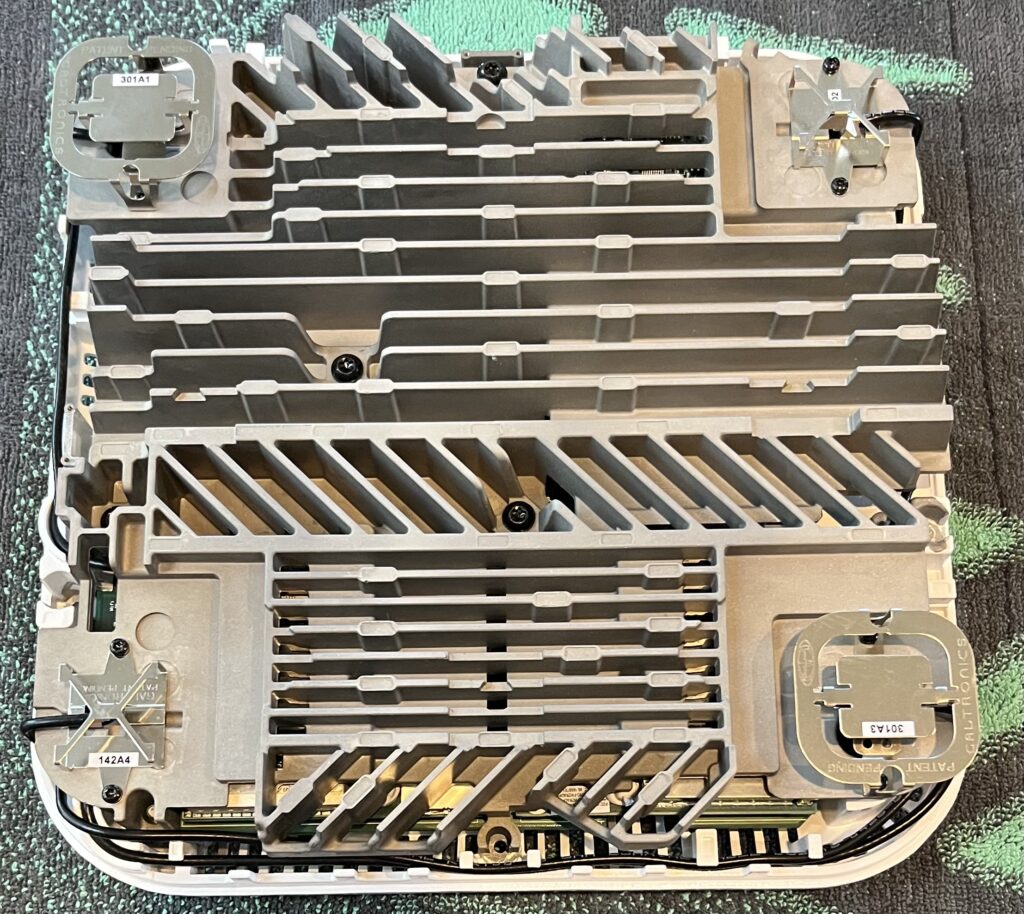 Nokia FW2IRA with top case removed, looking at the four integrated antennas.